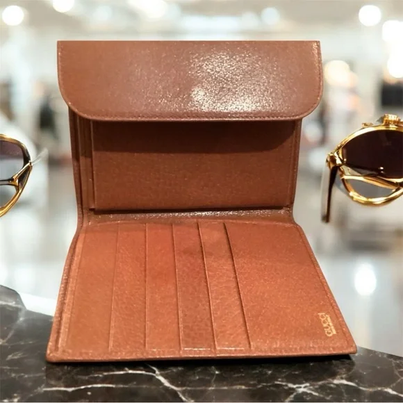 Gucci Clutch/ Wallet (FULL INCLUSION) - Picture 3 of 12